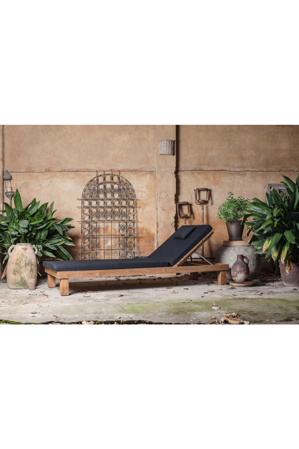 Black Cushioned Teak Sunbed | Dareels Strauss SB (structure)