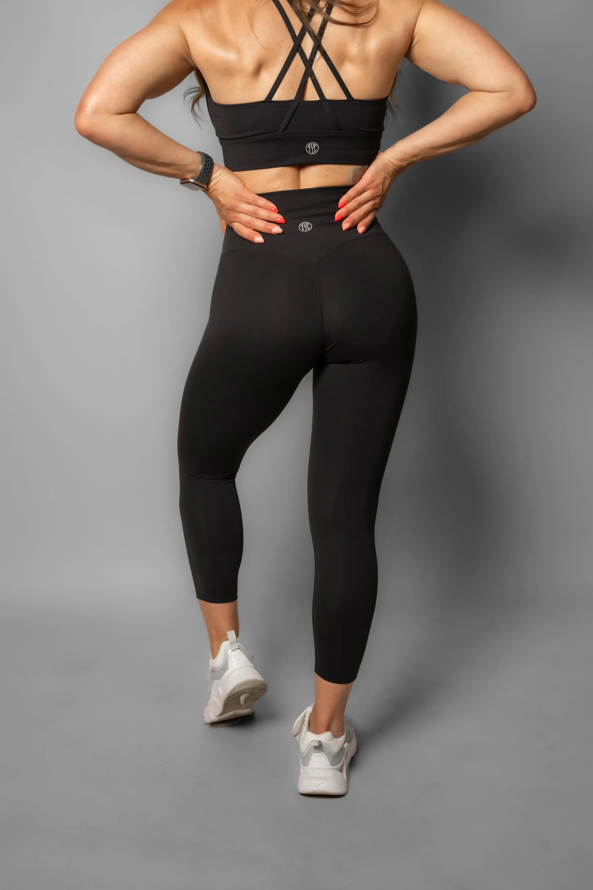 NEW Effortless Classic Capris - Black