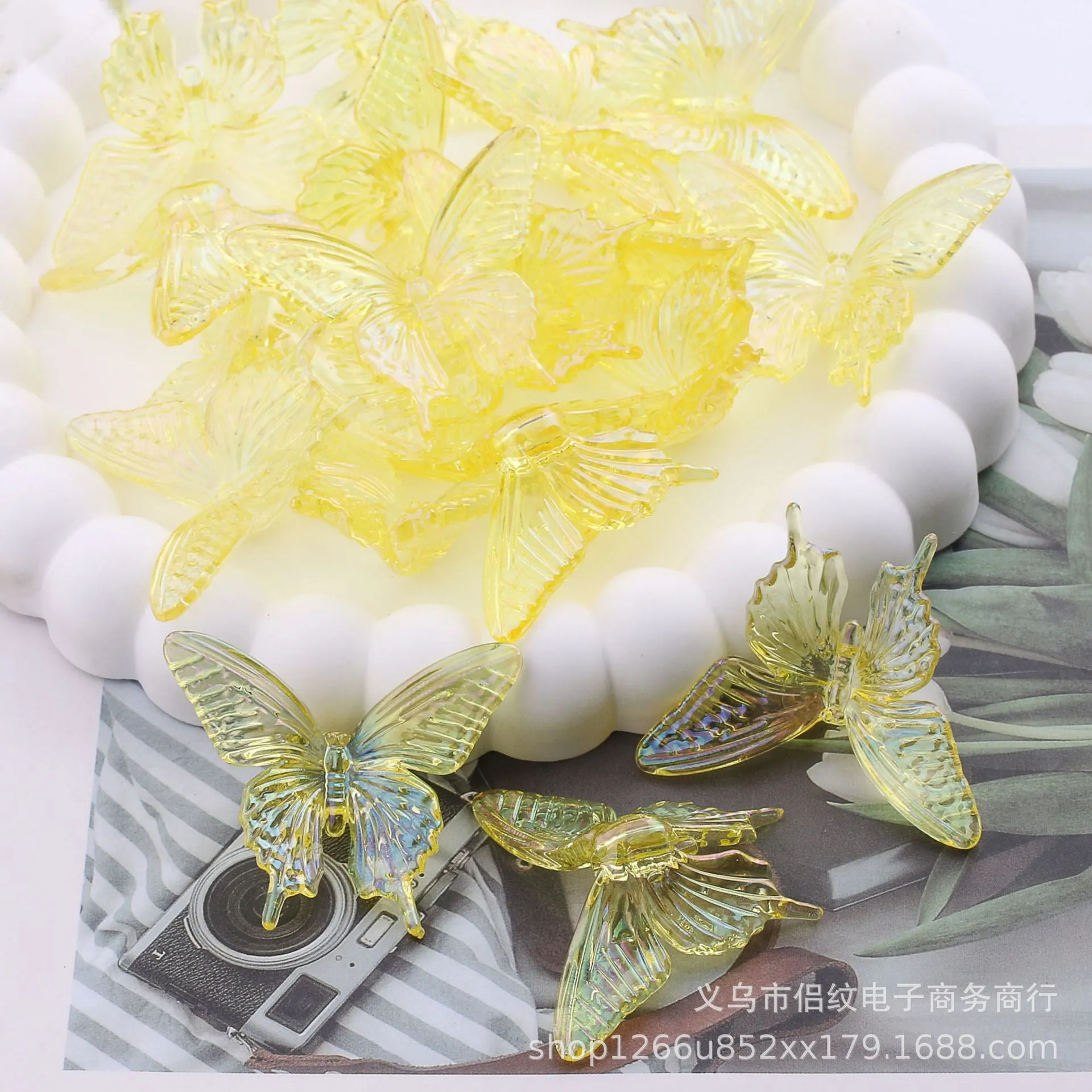 Wholesale 100PCS Acrylic High Transparent Color Straight Hole UV Plated Butterfly Beads